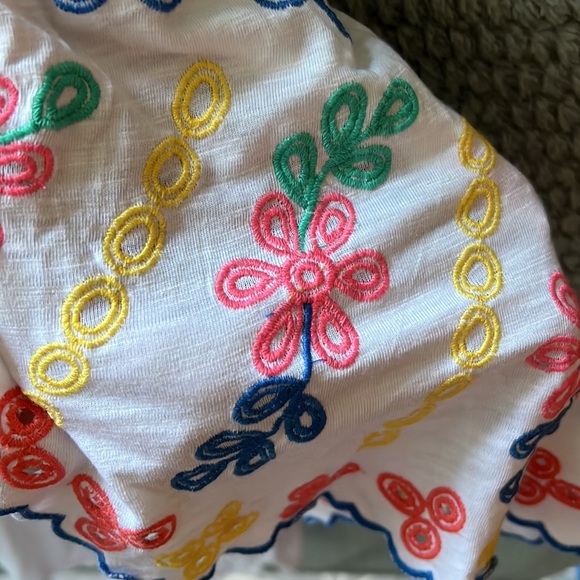 Talbots shirt with embroidered sleeves. - Picture 4 of 4